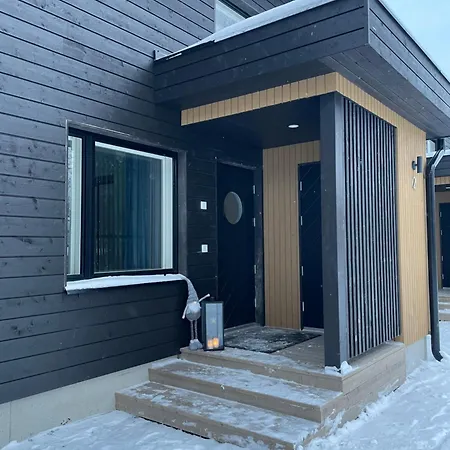 Nordic Wooden House 2 * روفانييمي